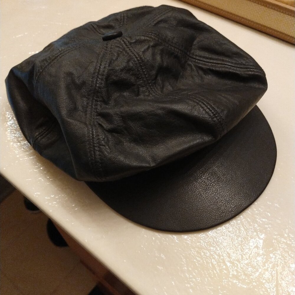 Harley-Davidson Vintage Black Leather Cap with Red Logo - Picture 10 of 15
